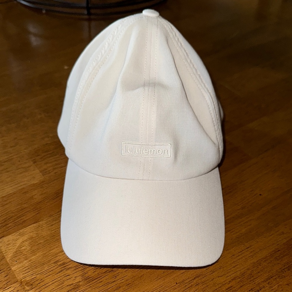 Lululemon Classic Cream Cap